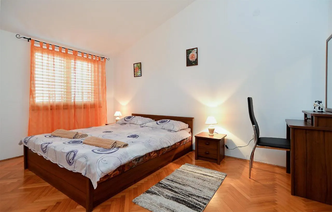 Apartment Klaudija 1629 Pula 0*,